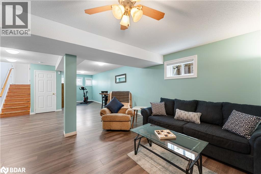 Photo 21 of 36 Leslie Avenue, Barrie ON