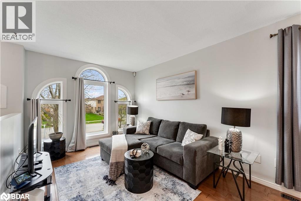 Photo 6 of 36 Leslie Avenue, Barrie ON