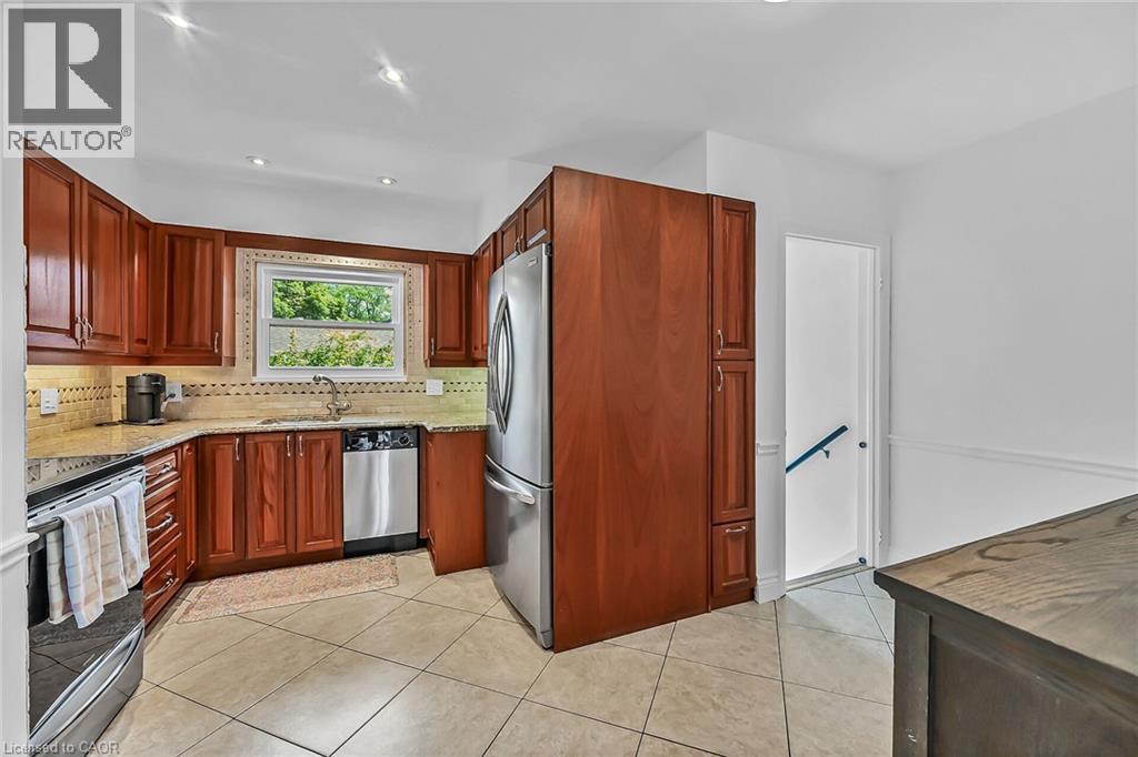 Photo 11 of 181 West 18th Street, Hamilton ON