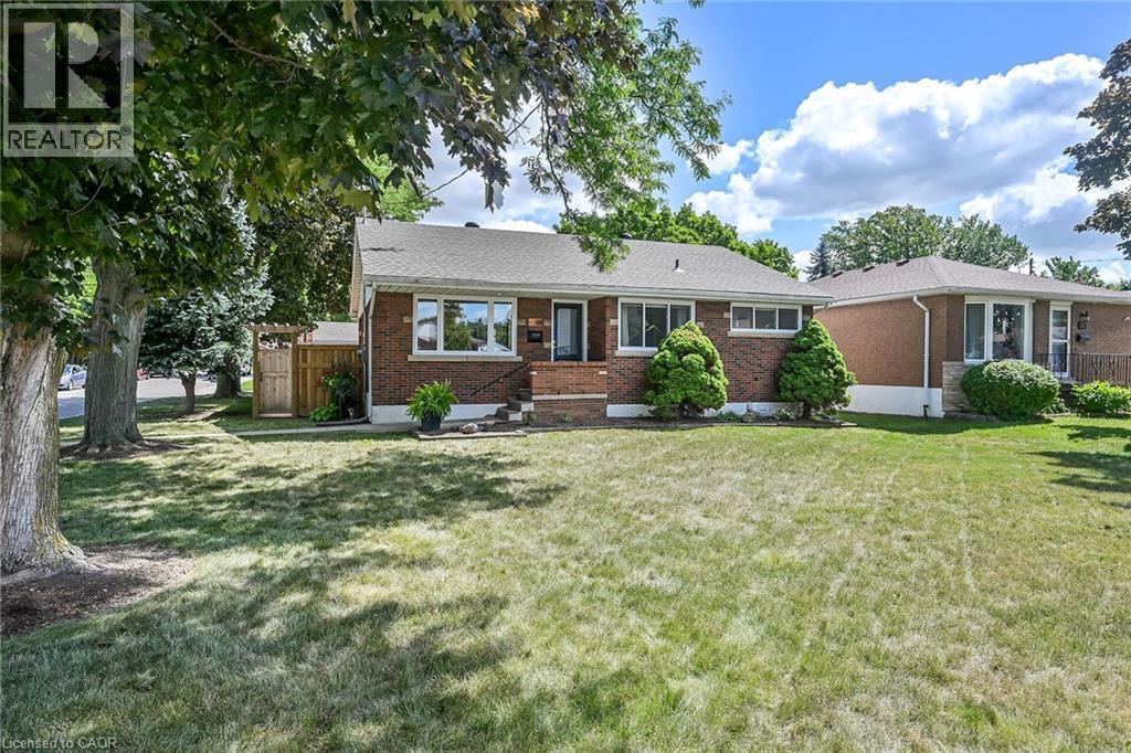 Photo 2 of 181 West 18th Street, Hamilton ON