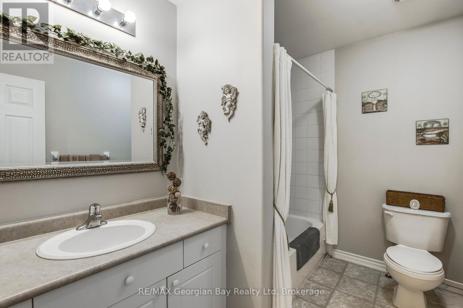 Photo 17 of 399 Irwin Street, Midland ON