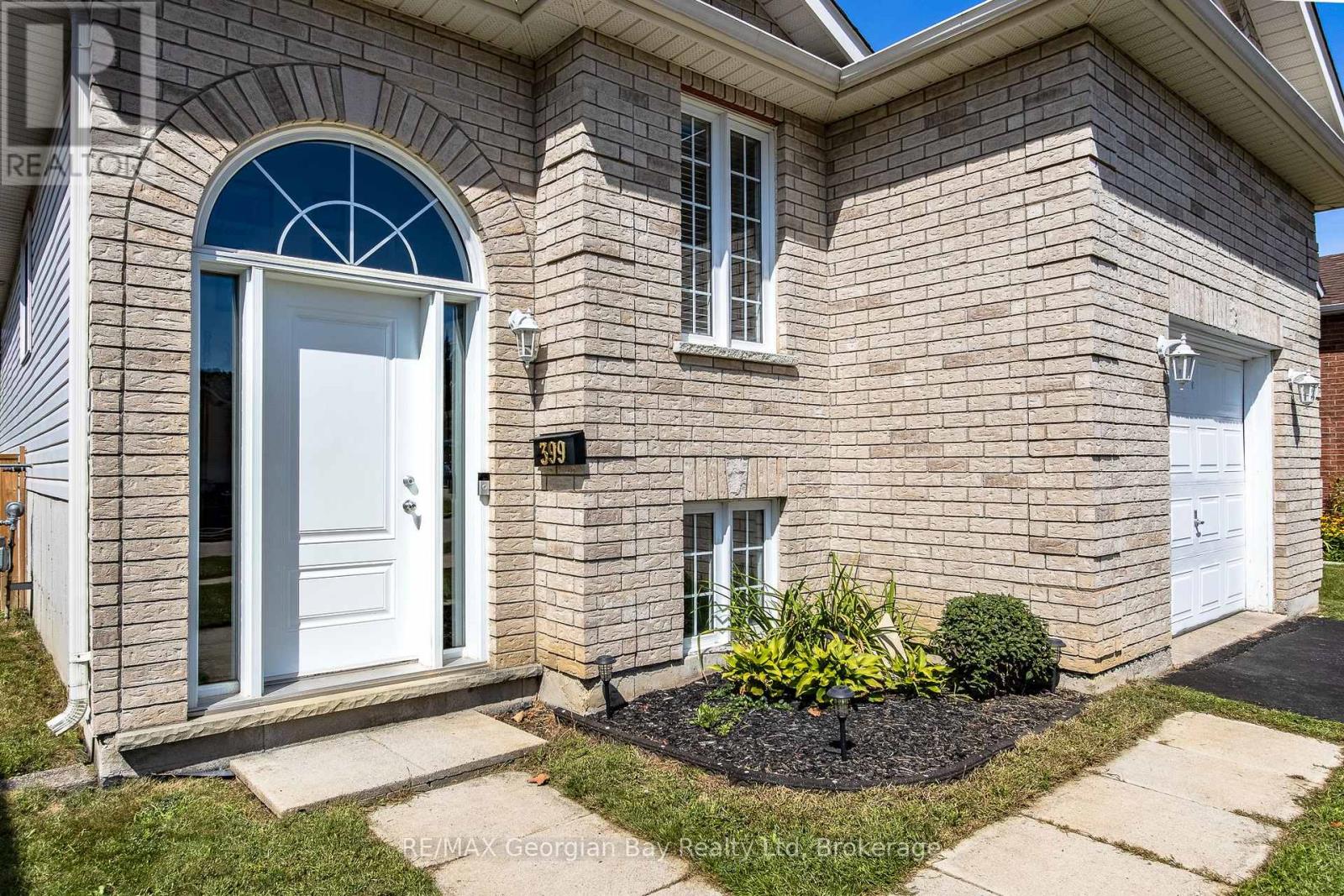 Photo 2 of 399 Irwin Street, Midland ON