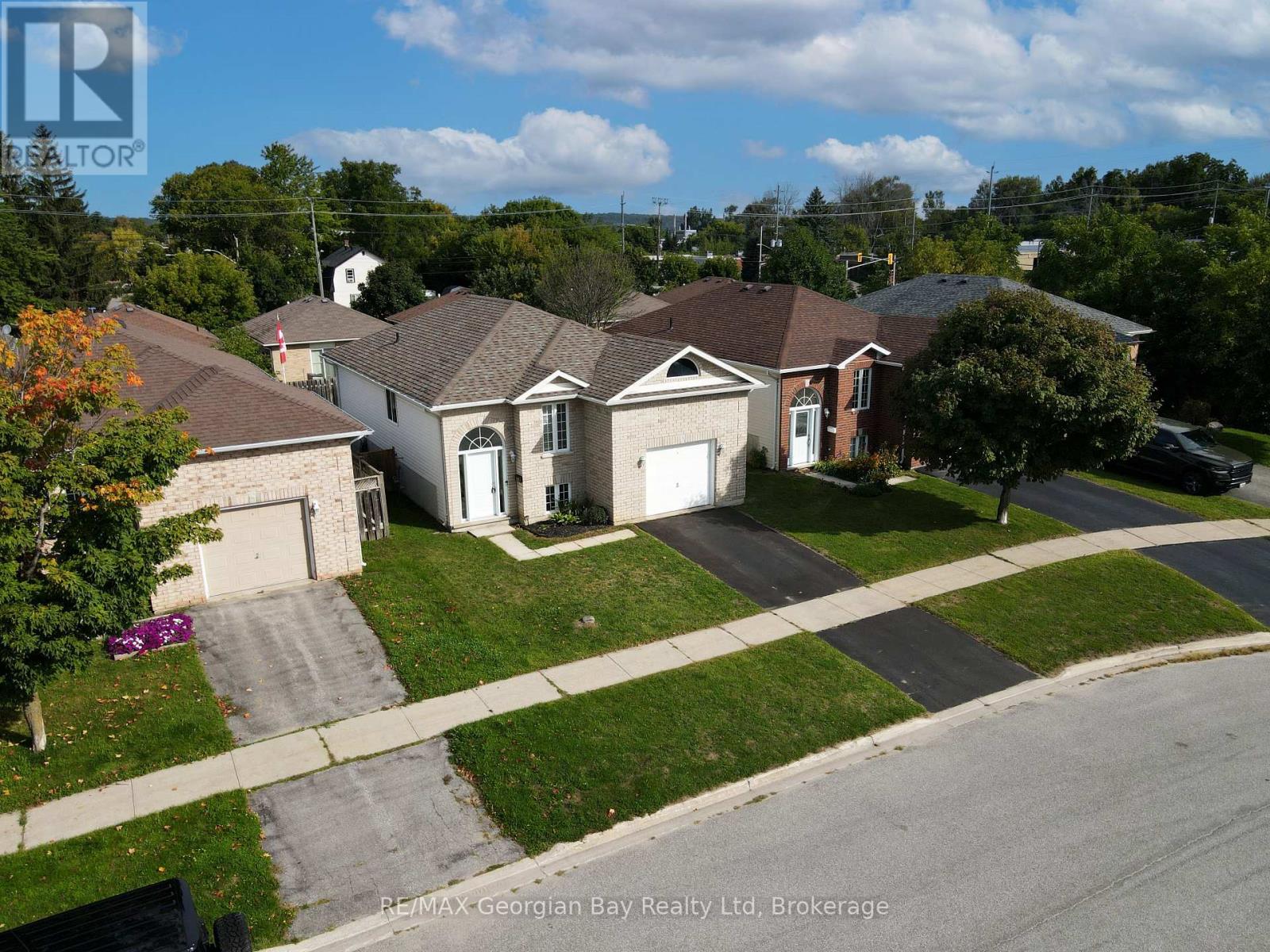 Photo 24 of 399 Irwin Street, Midland ON