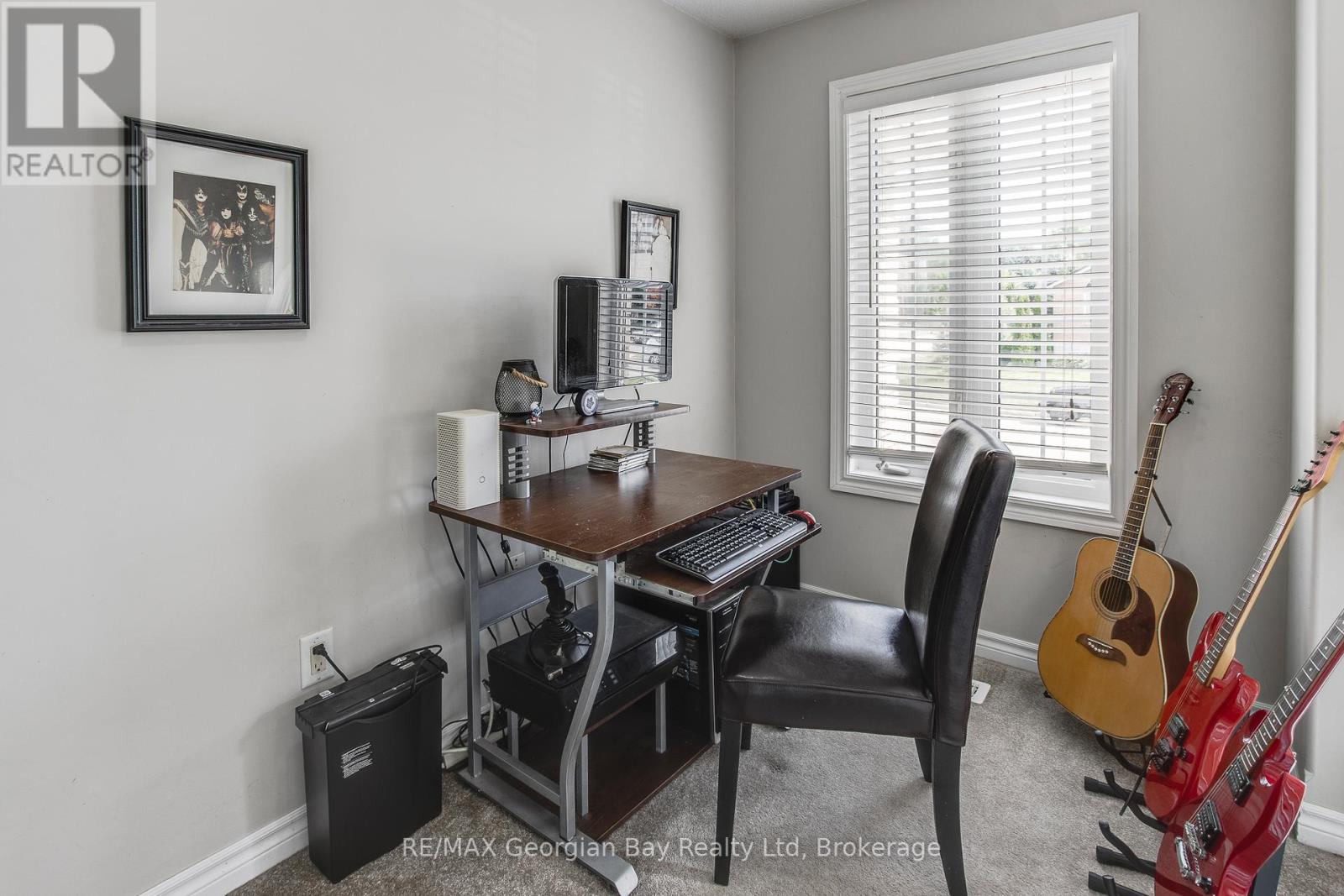Photo 5 of 399 Irwin Street, Midland ON