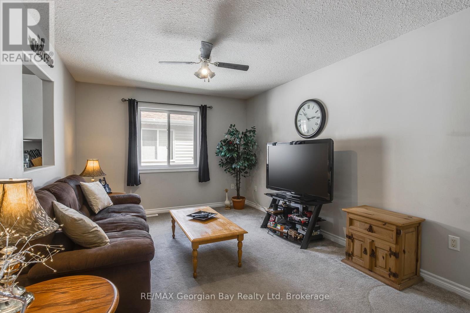 Photo 8 of 399 Irwin Street, Midland ON