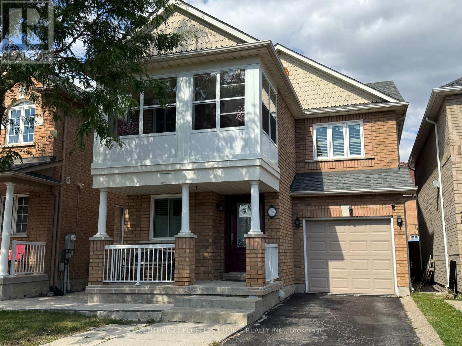 Photo 2 of 124 Heartleaf Crescent, Brampton ON