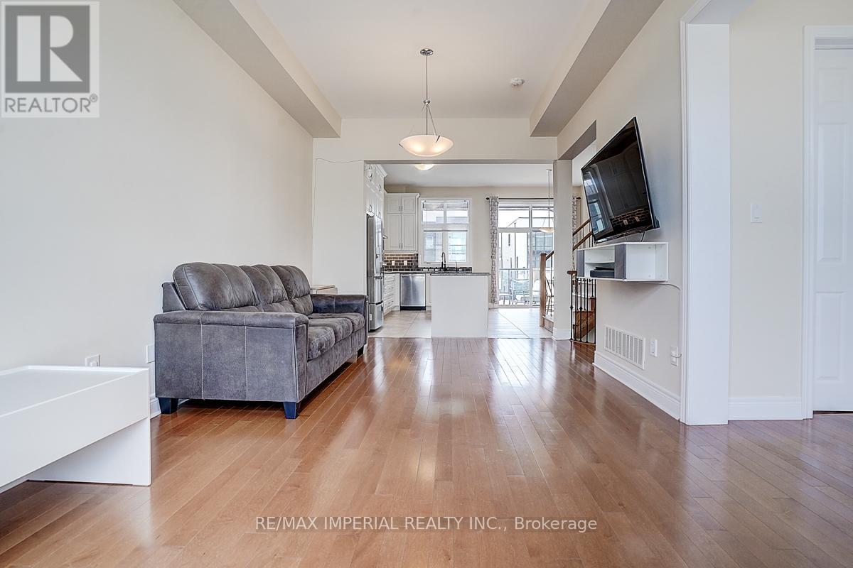 Photo 33 of 599 599 Marc Santi Boulevard, Vaughan ON