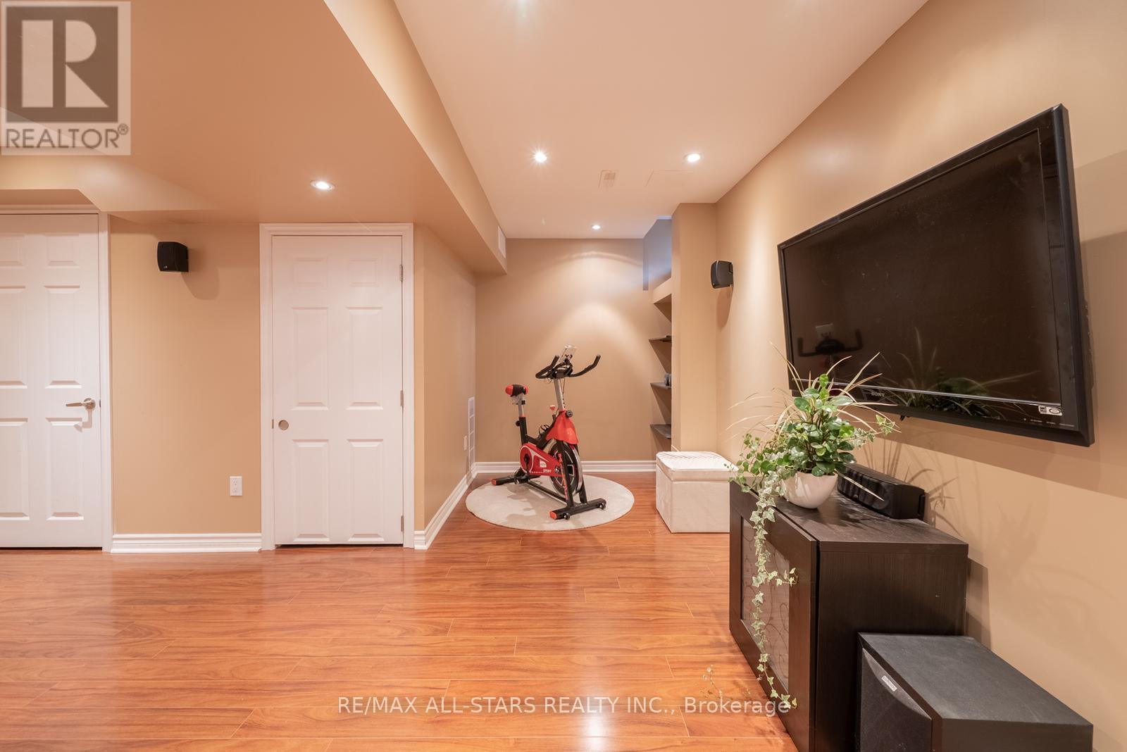 Photo 33 of 10 Betula Gate, Whitchurchstouffville ON