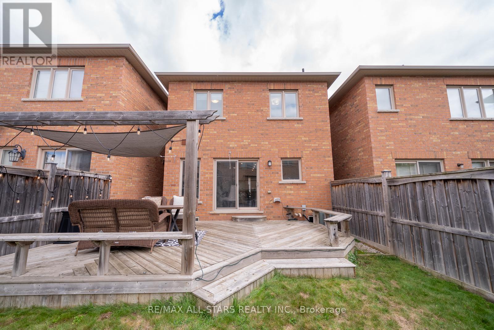 Photo 39 of 10 Betula Gate, Whitchurchstouffville ON