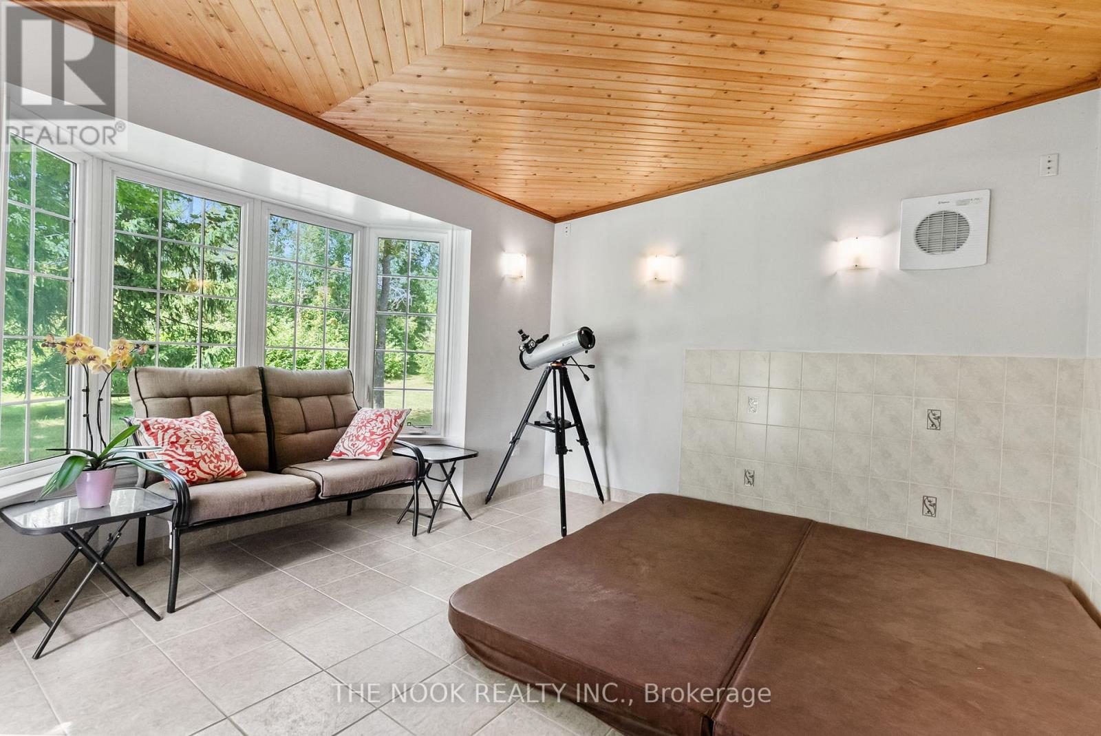 Photo 38 of 10 Stone Sound, Scugog ON