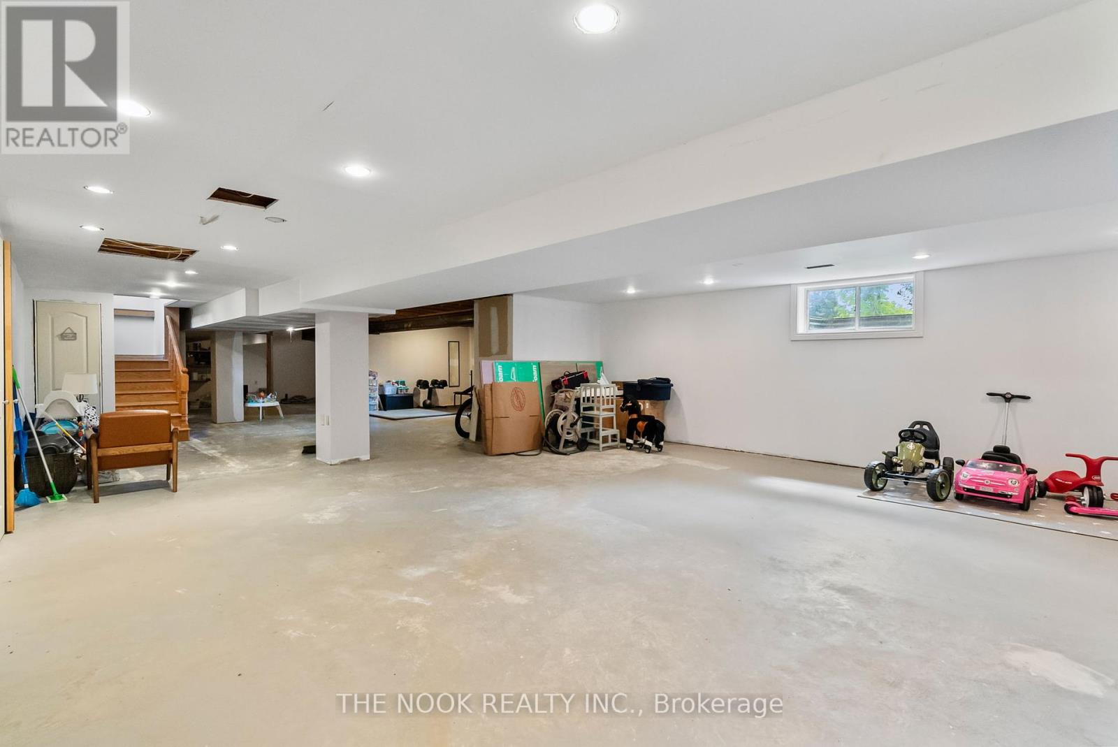 Photo 39 of 10 Stone Sound, Scugog ON