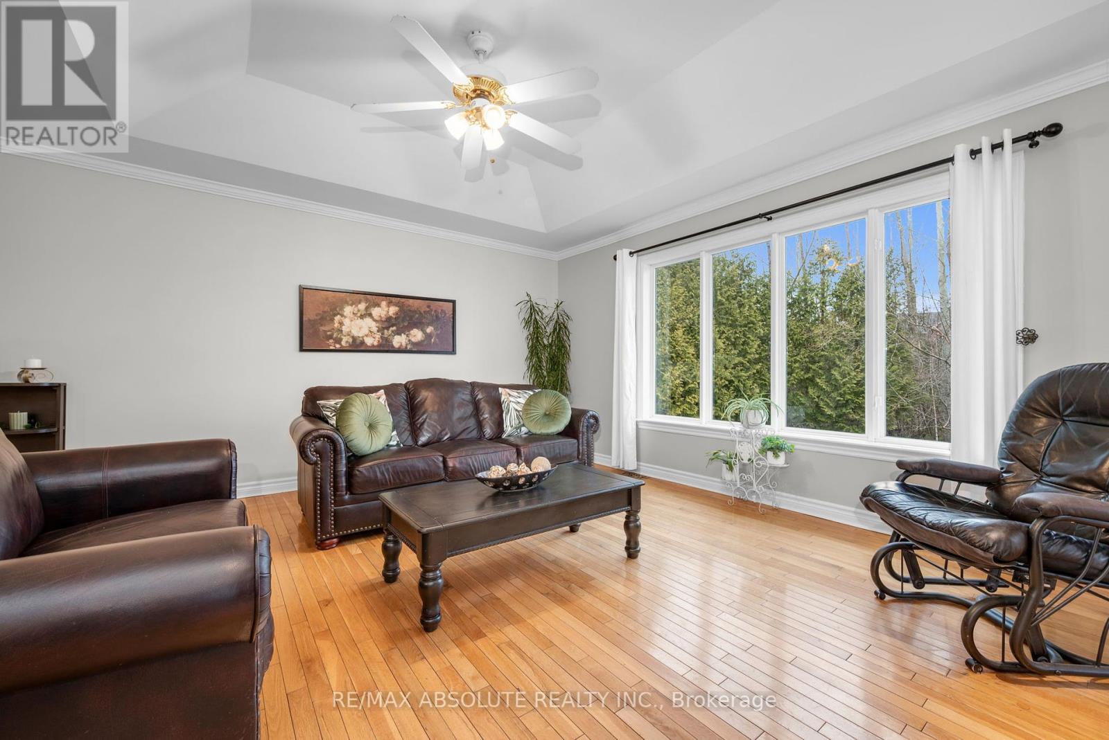 Photo 10 of 1601 Shauna Crescent, Ottawa ON