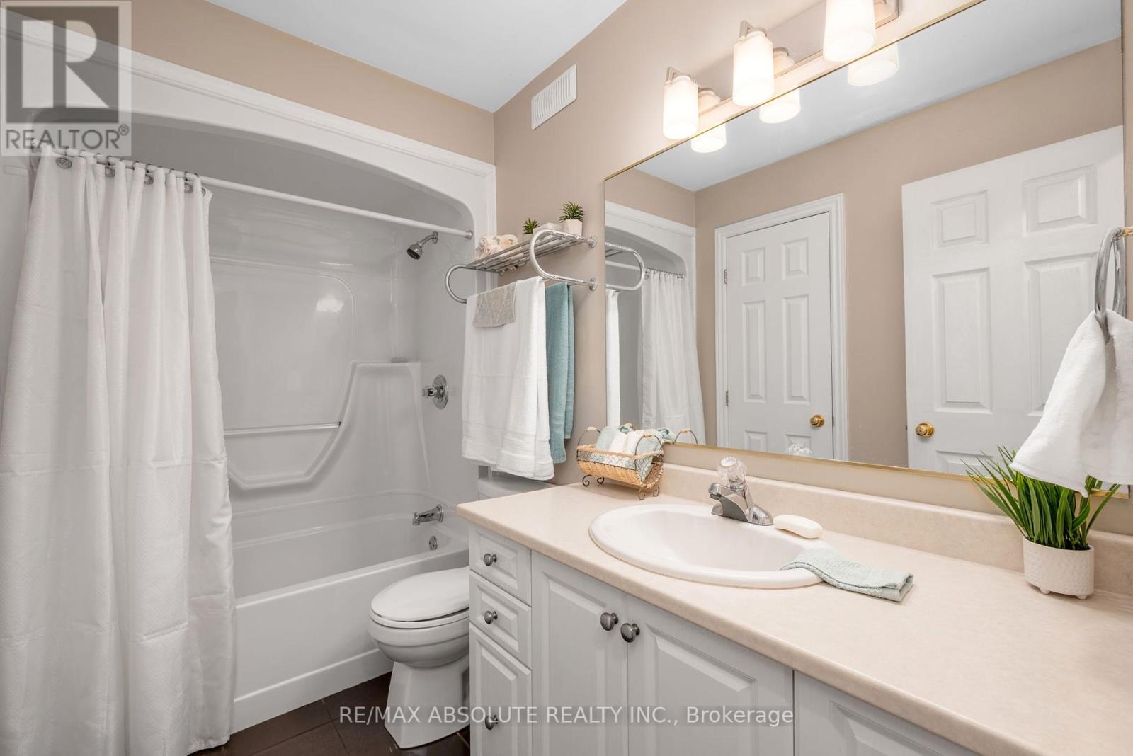 Photo 32 of 1601 Shauna Crescent, Ottawa ON