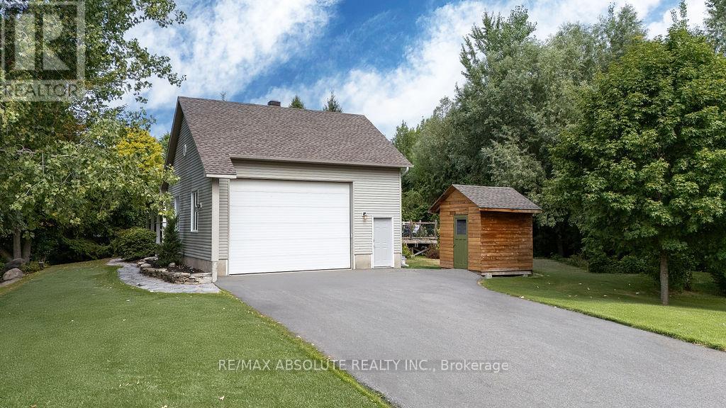 Photo 6 of 1601 Shauna Crescent, Ottawa ON