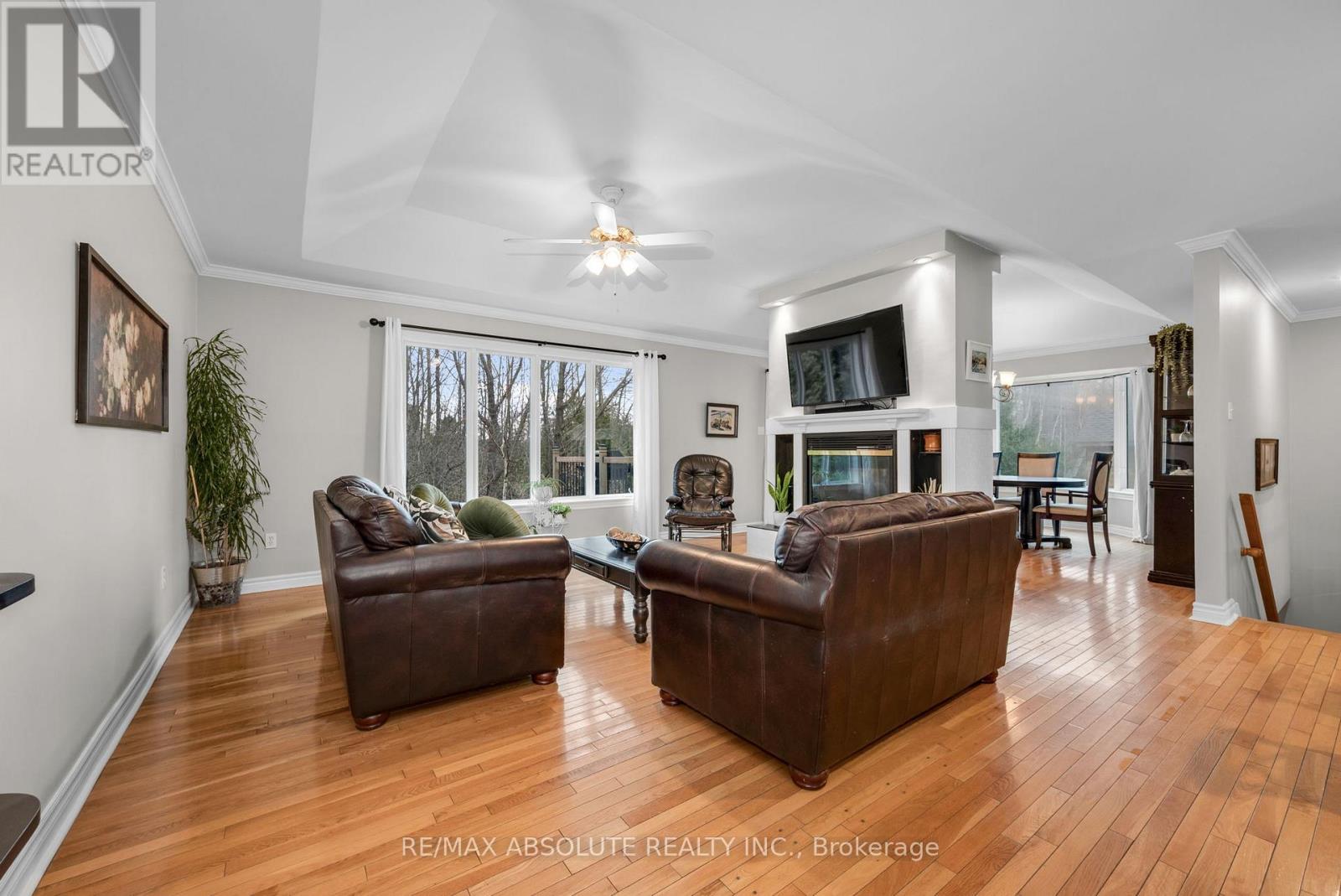 Photo 8 of 1601 Shauna Crescent, Ottawa ON