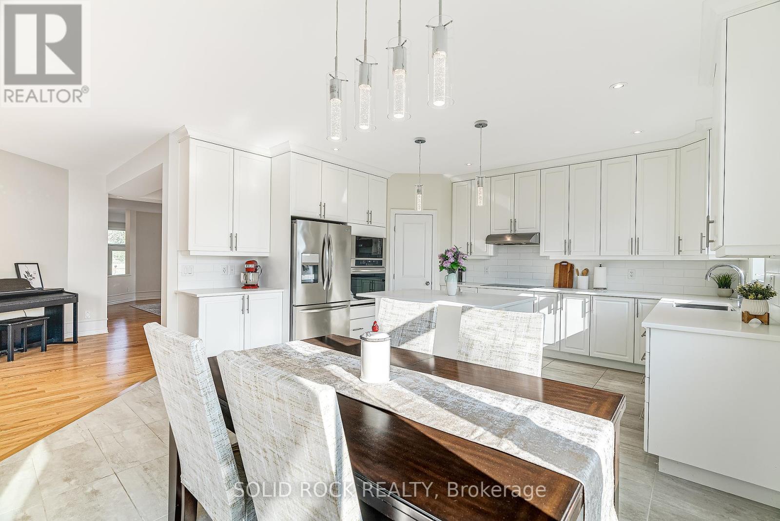 Photo 18 of 326 Memorial Grove, Ottawa ON