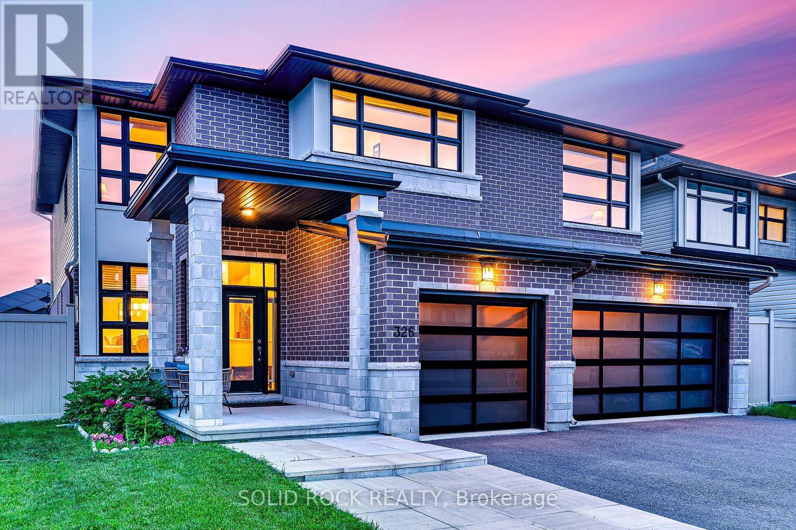 Photo 2 of 326 Memorial Grove, Ottawa ON