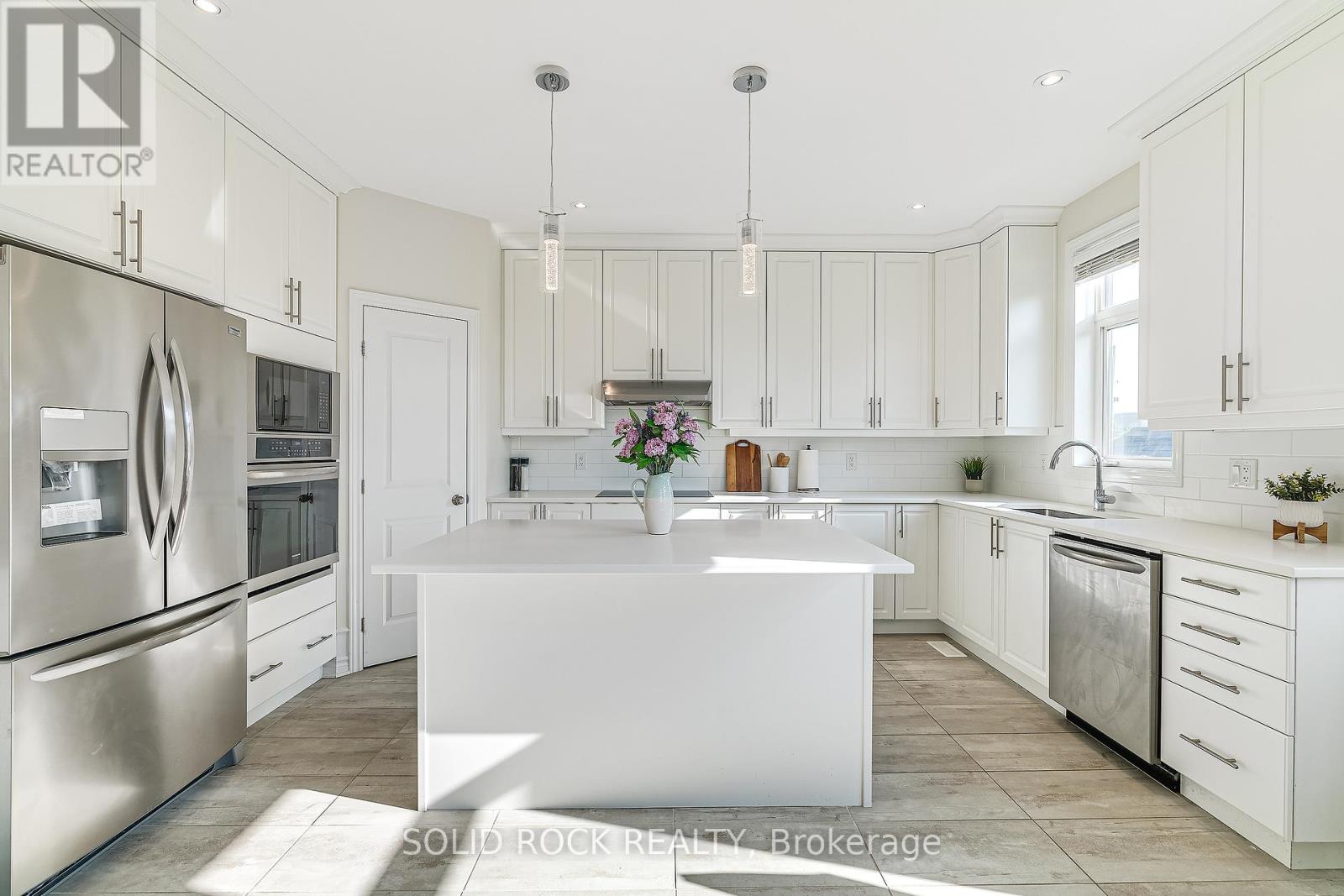 Photo 20 of 326 Memorial Grove, Ottawa ON