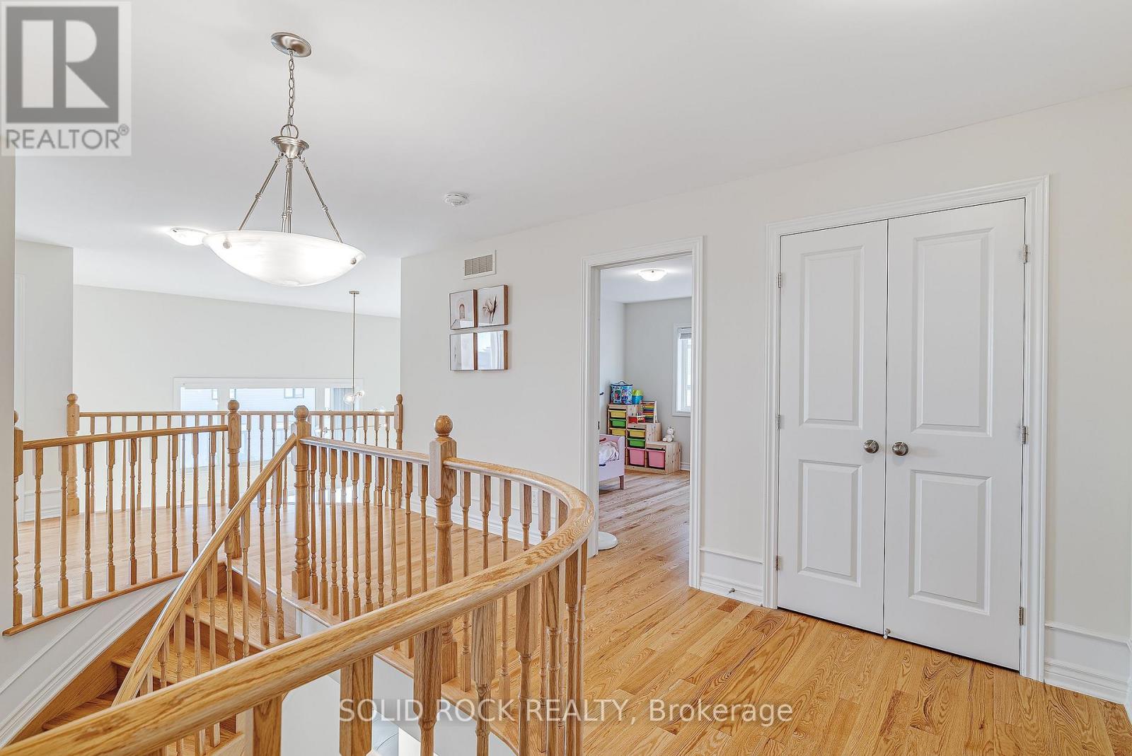Photo 23 of 326 Memorial Grove, Ottawa ON