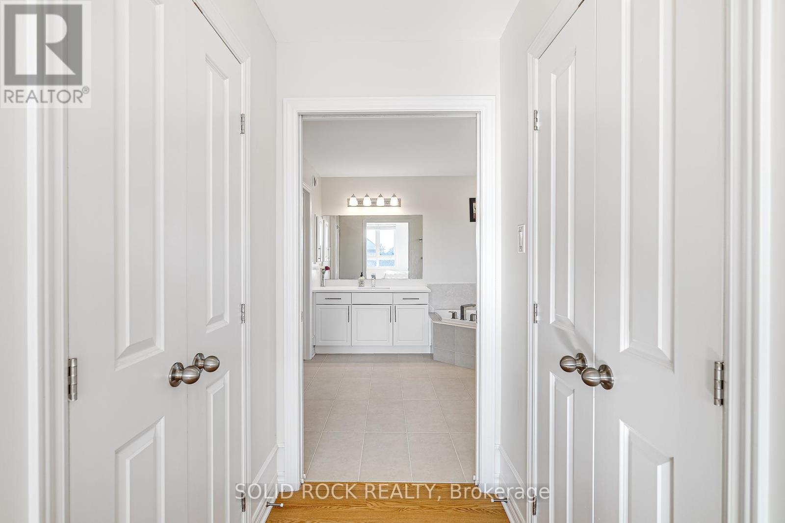 Photo 26 of 326 Memorial Grove, Ottawa ON