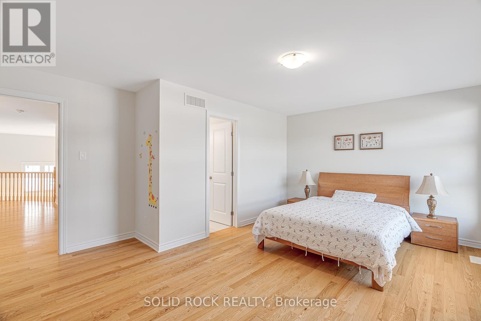 Photo 32 of 326 Memorial Grove, Ottawa ON