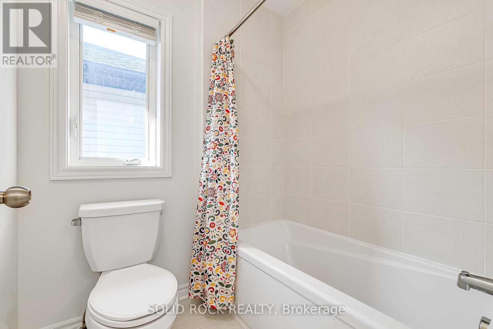Photo 34 of 326 Memorial Grove, Ottawa ON