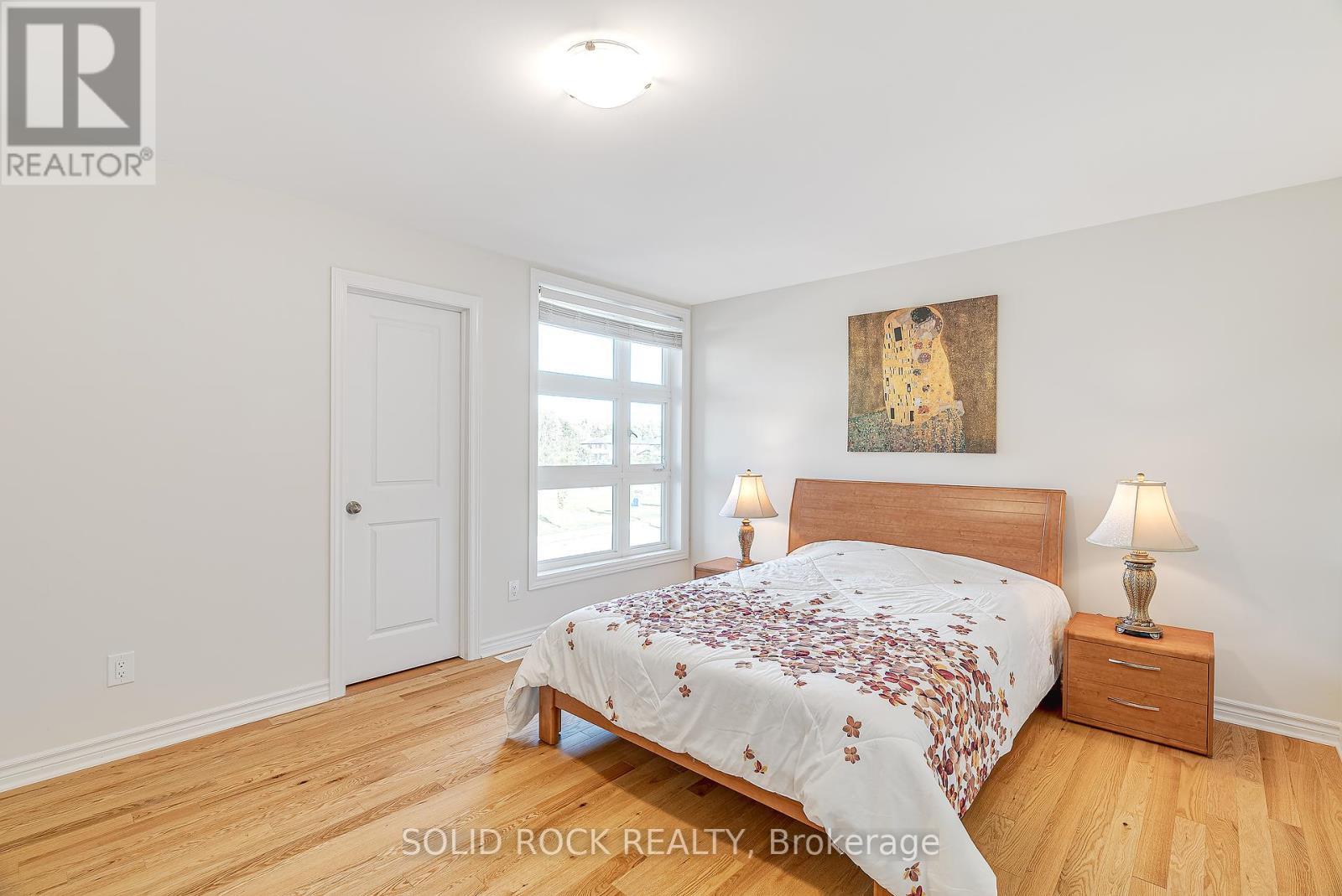 Photo 37 of 326 Memorial Grove, Ottawa ON