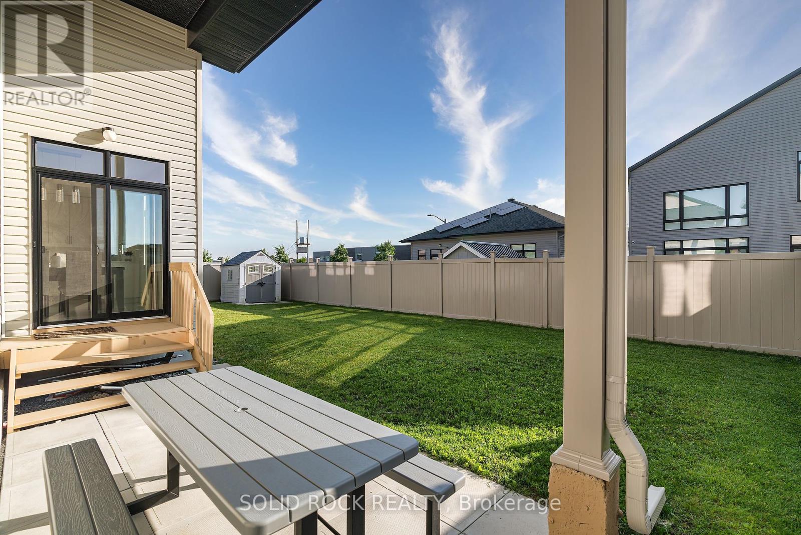 Photo 46 of 326 Memorial Grove, Ottawa ON