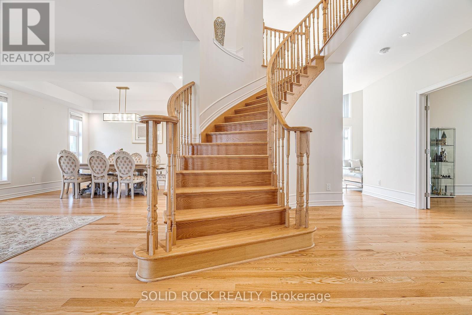 Photo 6 of 326 Memorial Grove, Ottawa ON
