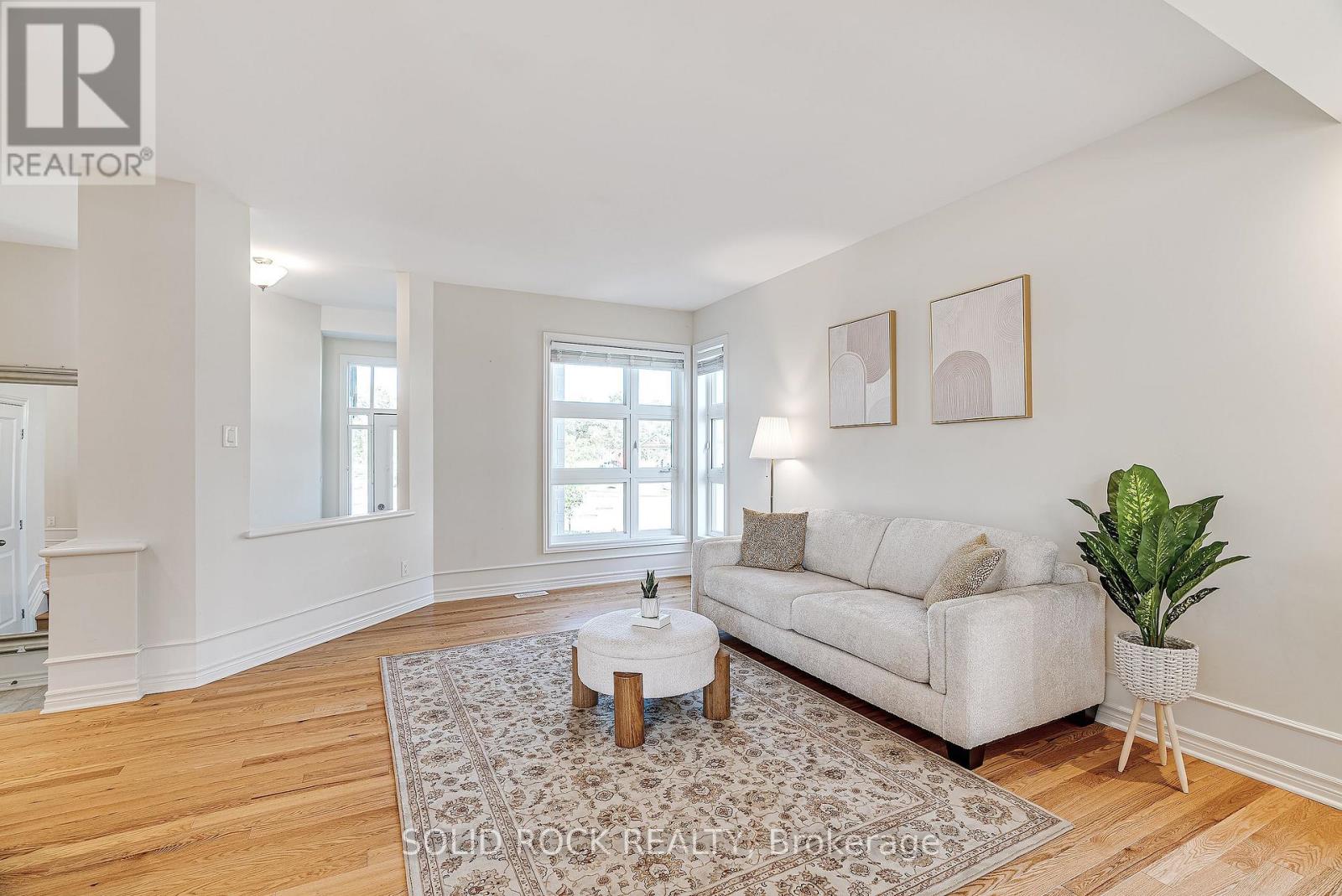 Photo 8 of 326 Memorial Grove, Ottawa ON
