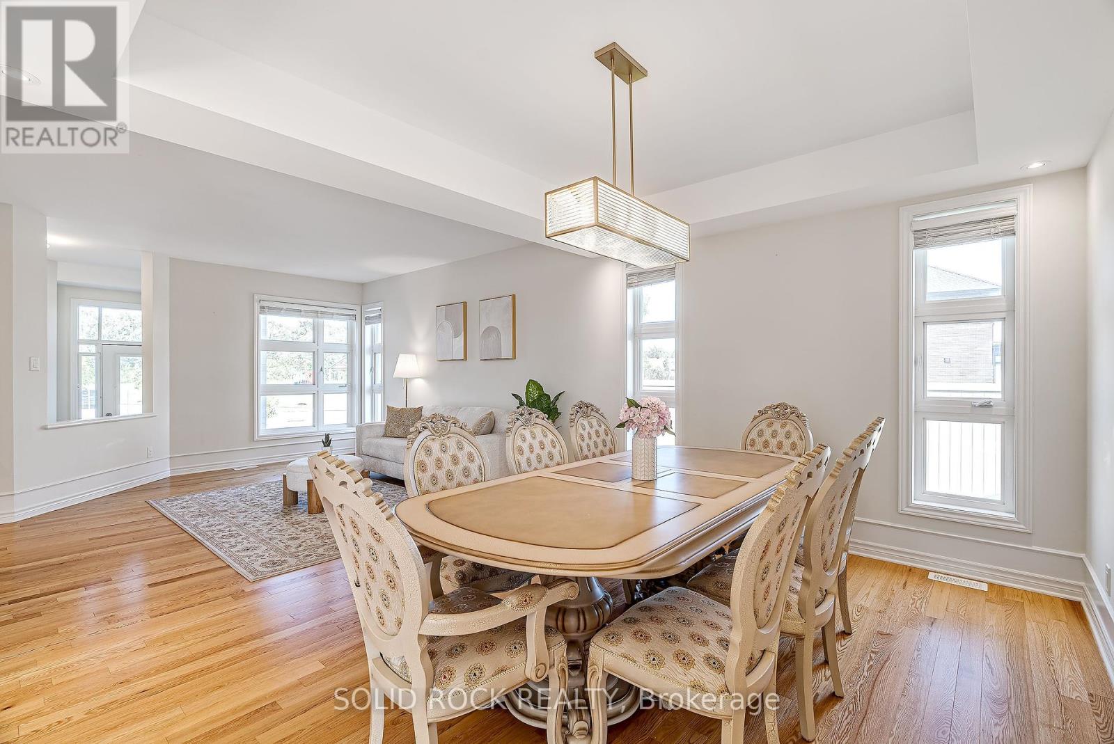 Photo 9 of 326 Memorial Grove, Ottawa ON
