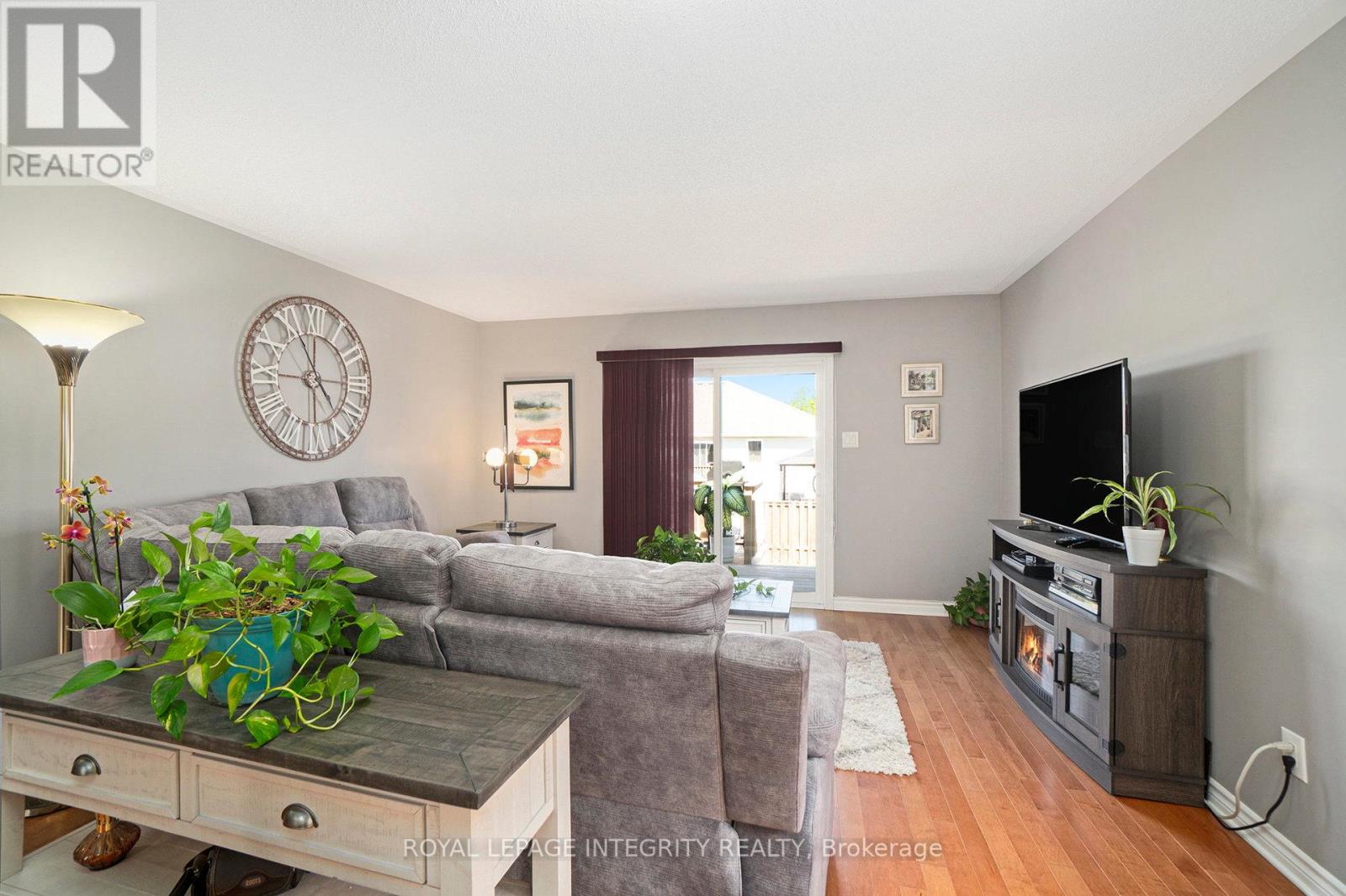 Photo 12 of 44 Lee Avenue, Smiths Falls ON