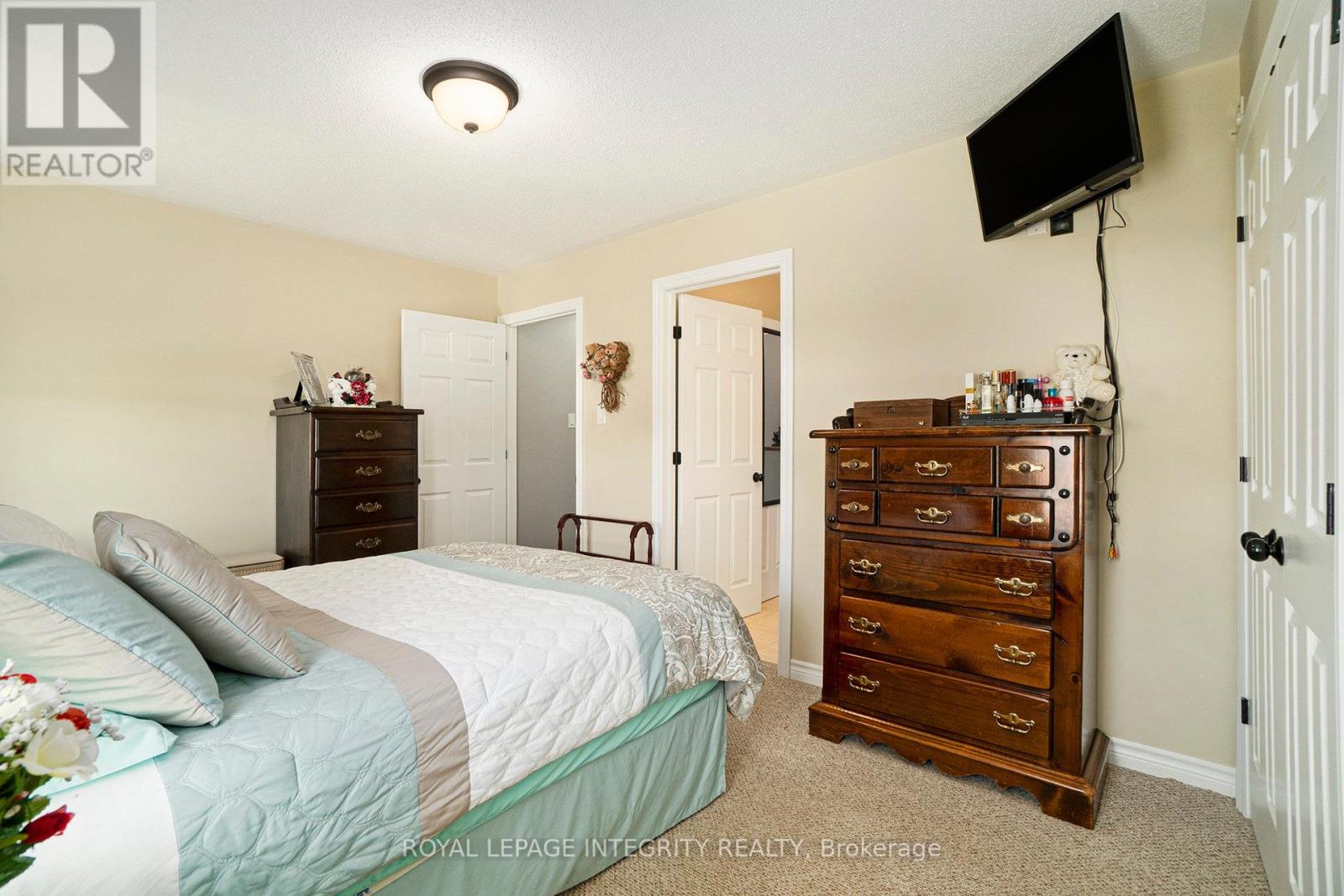 Photo 14 of 44 Lee Avenue, Smiths Falls ON