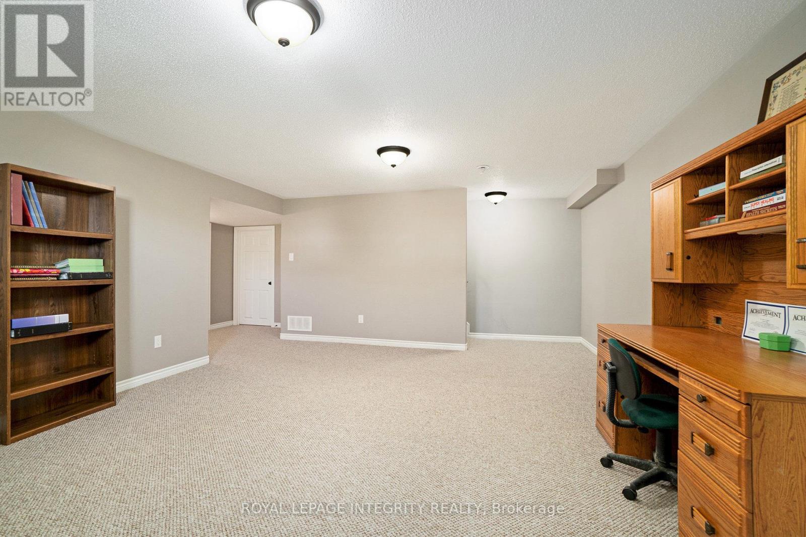 Photo 22 of 44 Lee Avenue, Smiths Falls ON