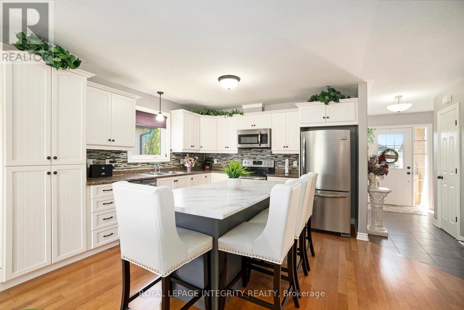 Photo 6 of 44 Lee Avenue, Smiths Falls ON