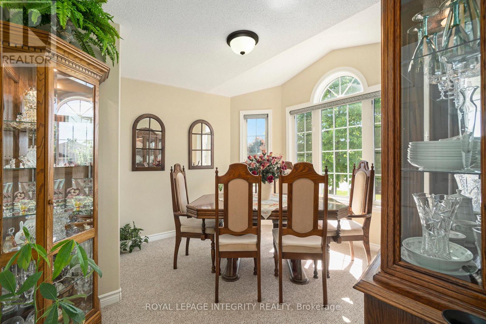 Photo 9 of 44 Lee Avenue, Smiths Falls ON