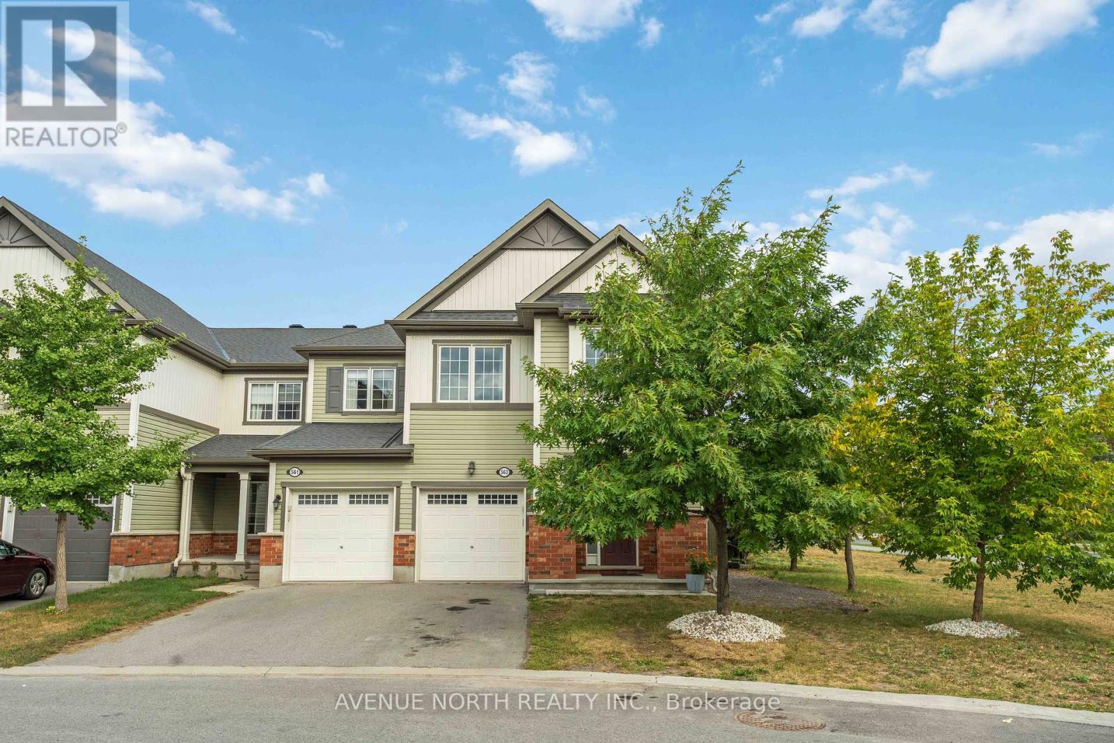 Photo 2 of 563 Foxlight Circle, Ottawa ON