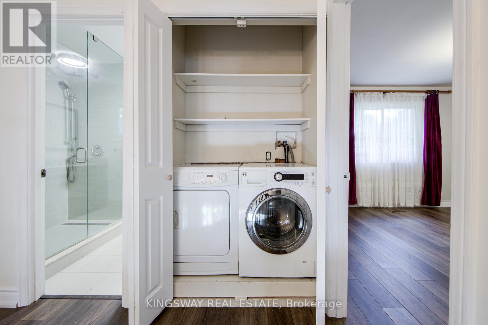 Photo 21 of 1368 Bunsden Avenue, Mississauga ON