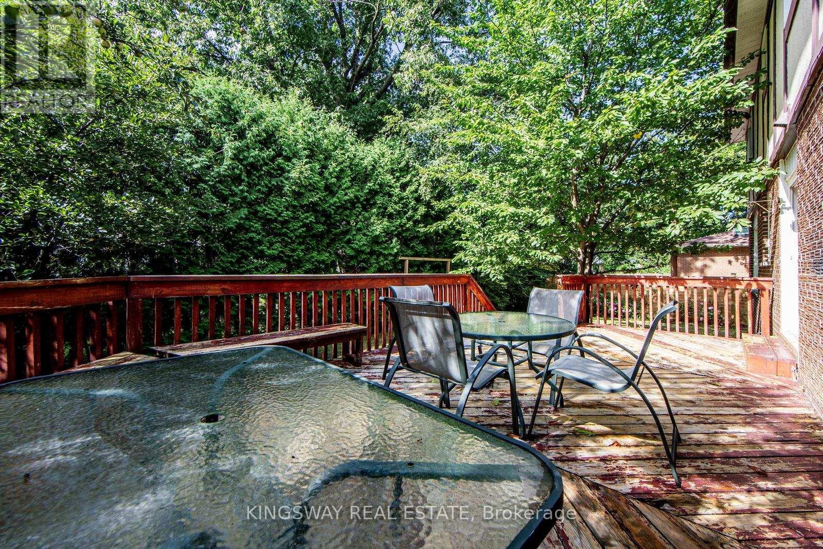 Photo 24 of 1368 Bunsden Avenue, Mississauga ON