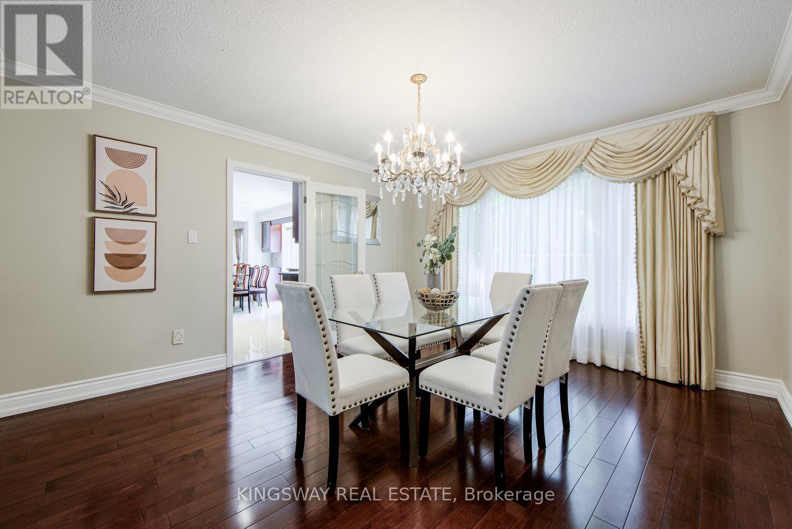 Photo 7 of 1368 Bunsden Avenue, Mississauga ON