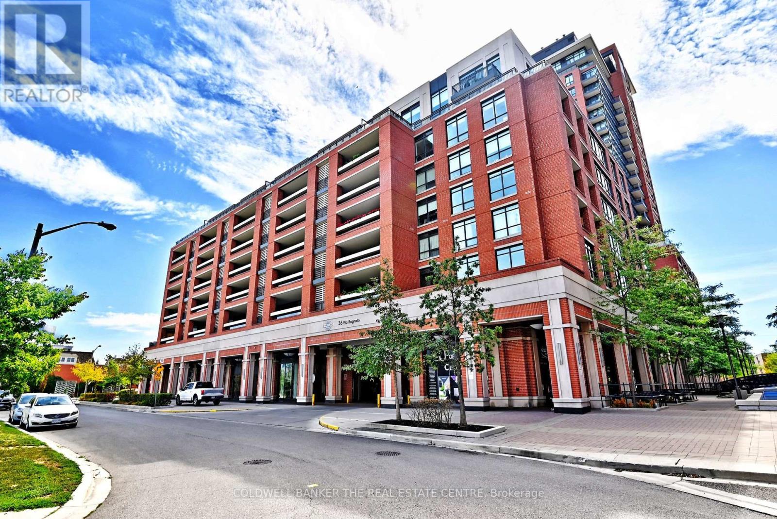 Photo 2 of 825 36 Via Bagnato Avenue, Toronto ON