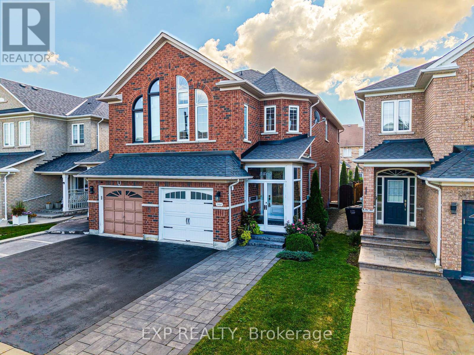 Photo 1 of 3464 Fountain Park Avenue, Mississauga ON