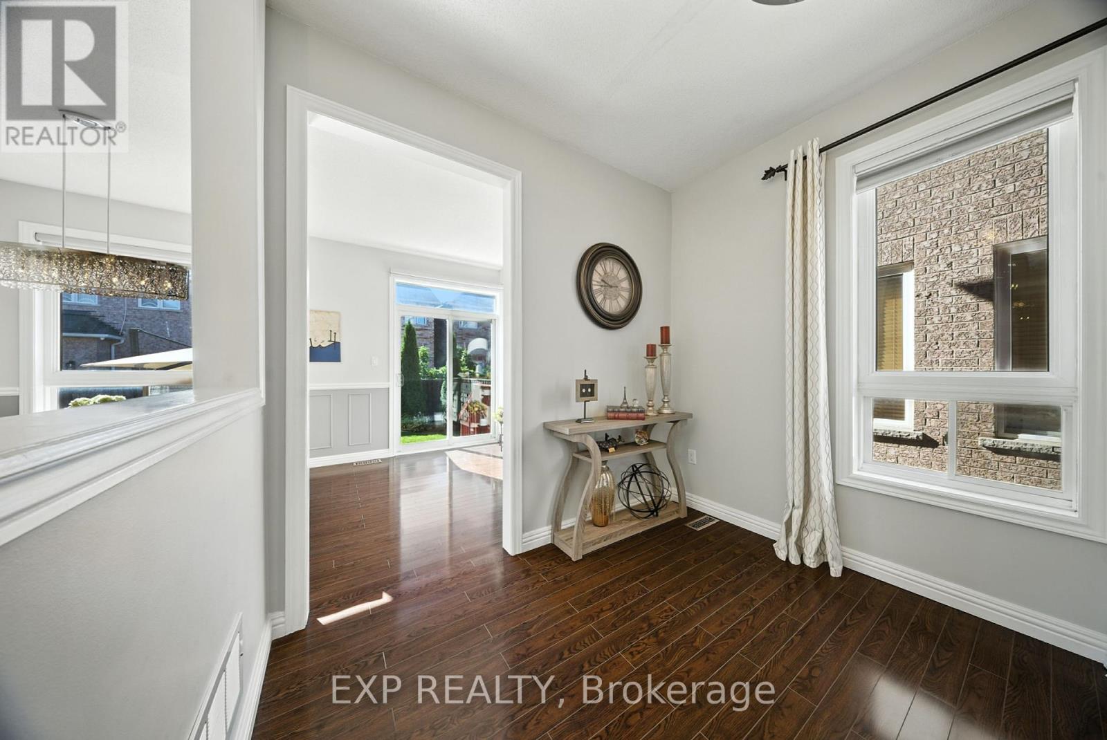 Photo 12 of 3464 Fountain Park Avenue, Mississauga ON