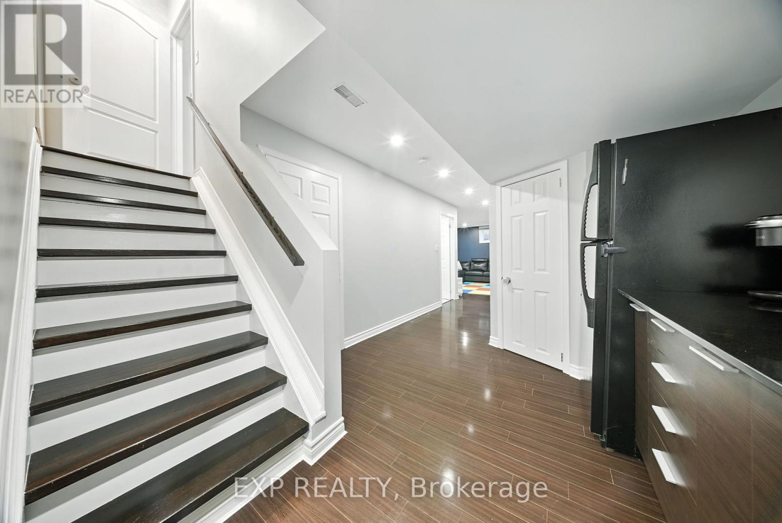 Photo 21 of 3464 Fountain Park Avenue, Mississauga ON