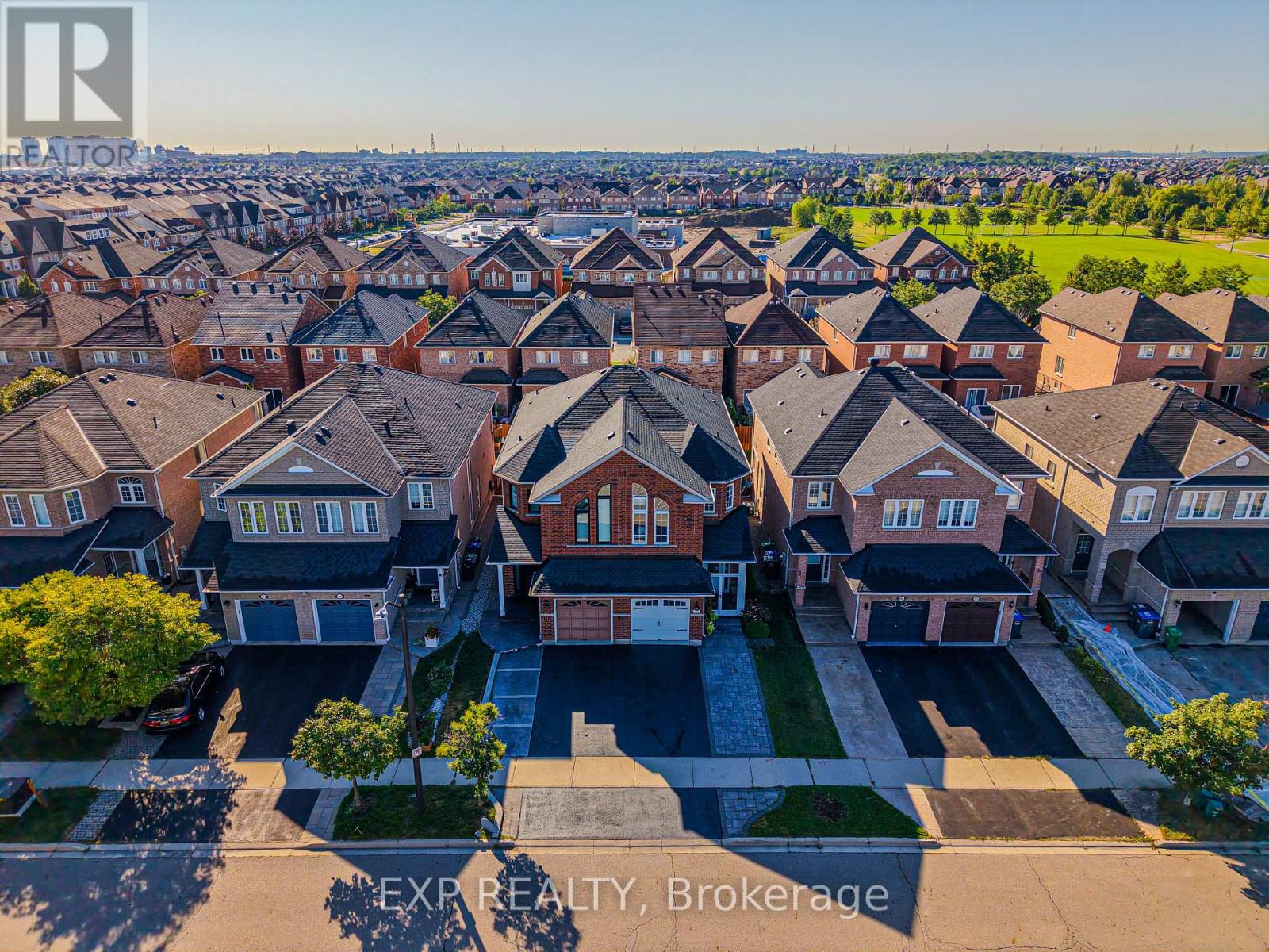 Photo 40 of 3464 Fountain Park Avenue, Mississauga ON