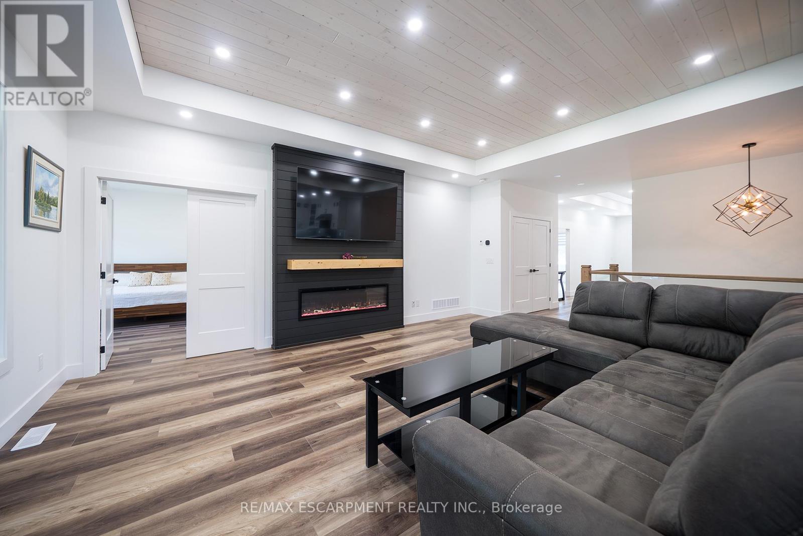 Photo 5 of 89 Robinson Street, Bayham ON