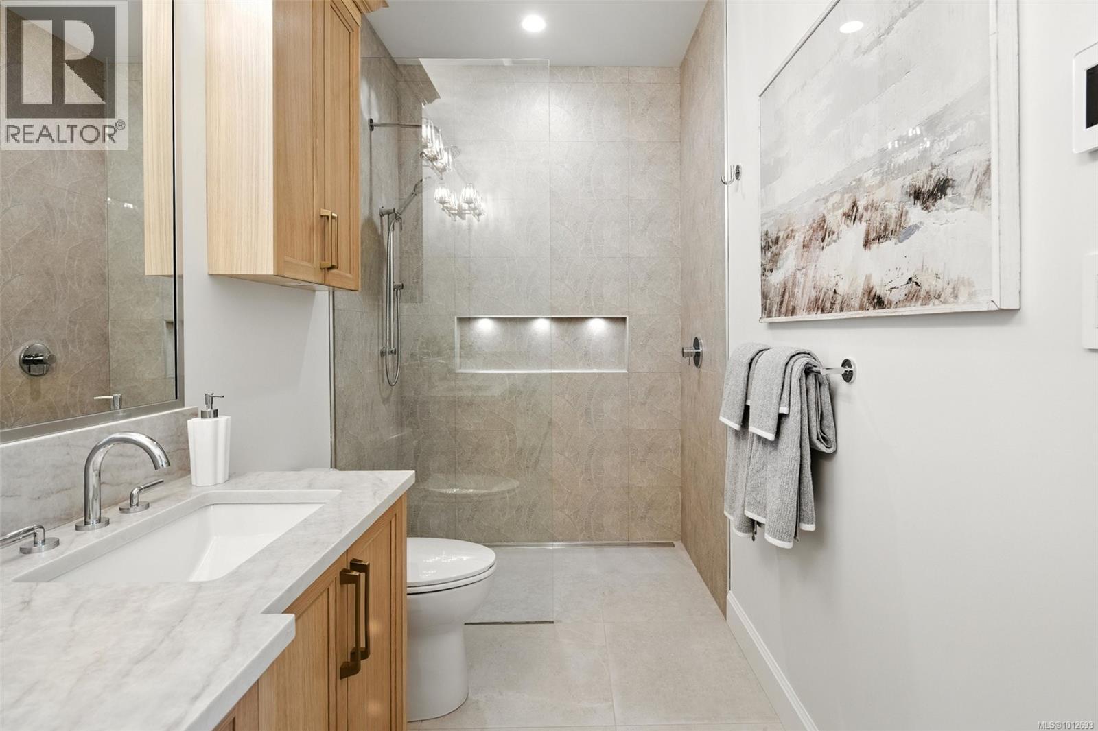 Photo 30 of 2377 Zela St, Oak Bay BC