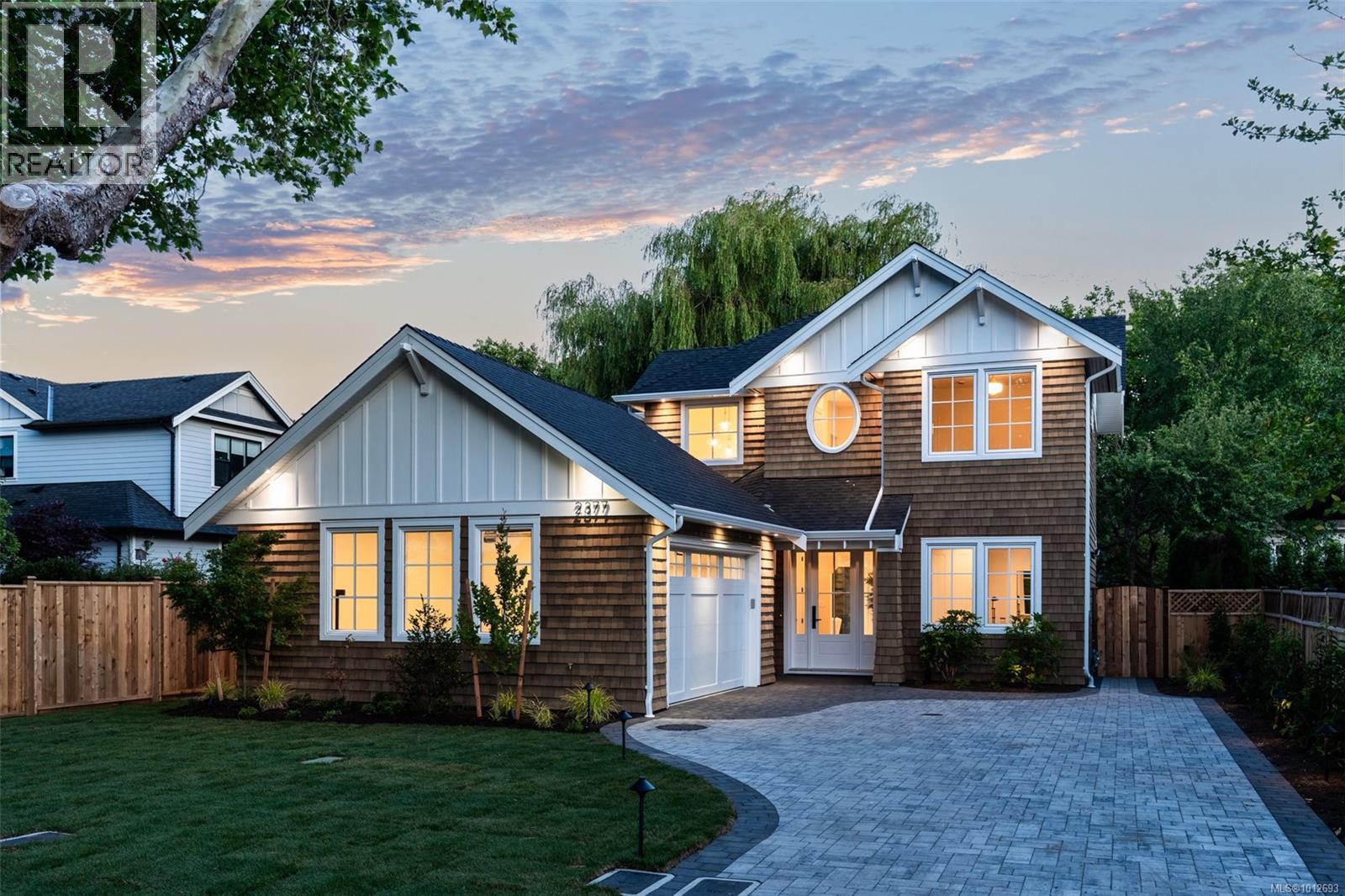 Photo 1 of 2377 Zela St, Oak Bay BC