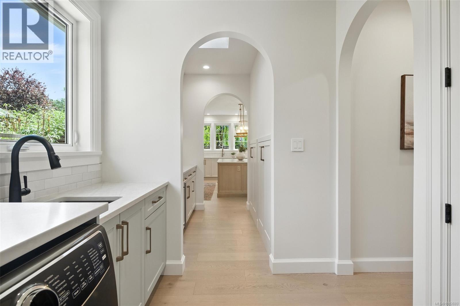 Photo 18 of 2377 Zela St, Oak Bay BC