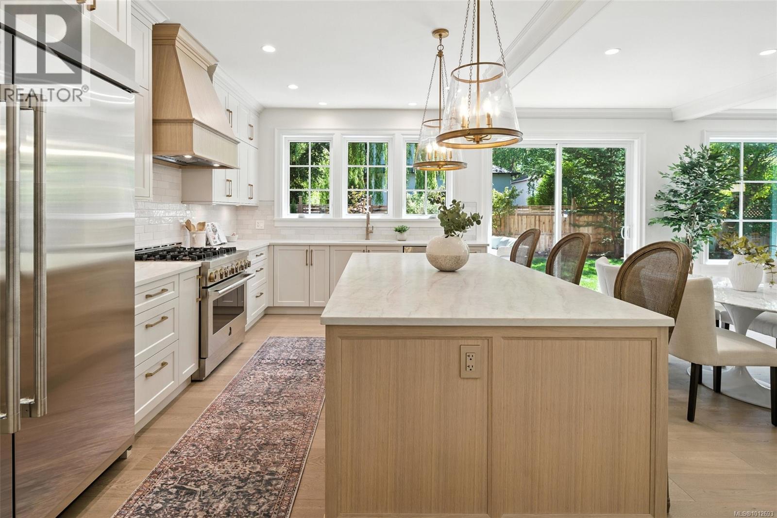 Photo 17 of 2377 Zela St, Oak Bay BC